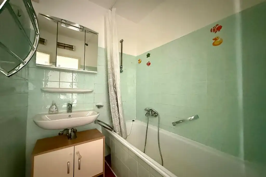 Sehr gut aufgeteilte 3 Zimmerwohnung mit separater Küche und KFZ-Stellplatz