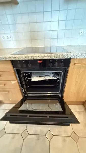 Teilmöblierte 3 Zimmer mit Klima und verglaster Loggia ***** spektakulärer Weitblick + optionaler Garagenstellplatz *****