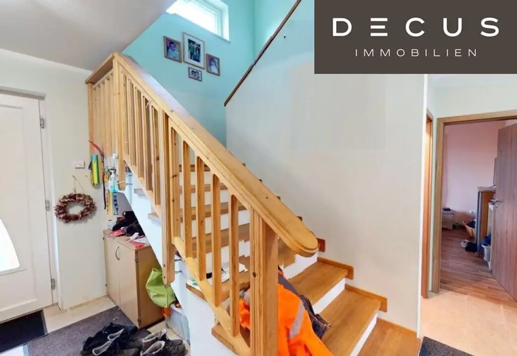 TRAUMHAFTES EINFAMILIENHAUS MIT MIT WOHNKÜCHE, 4 SCHLAFZIMMERN UND GROSSEM GARTEN