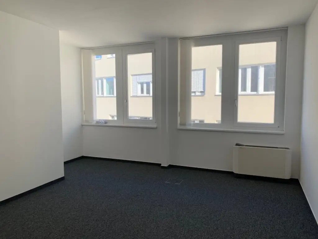 Zentrales Büro Nähe Rathaus