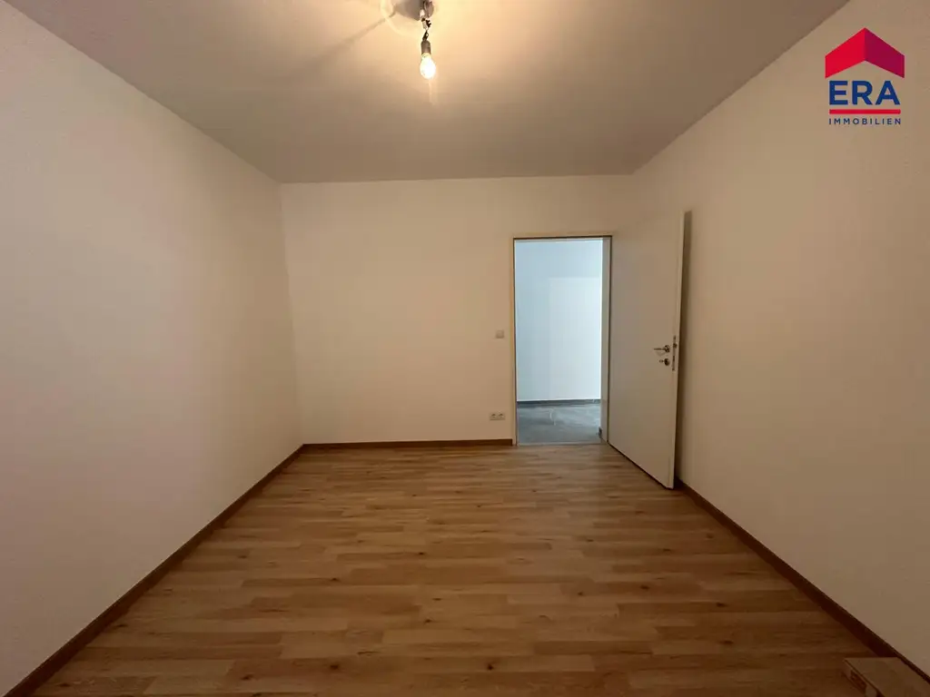 Wilfersdorf – Miete | Erstbezug
Moderne Erdgeschoßwohnung in Zweifamilienhaus