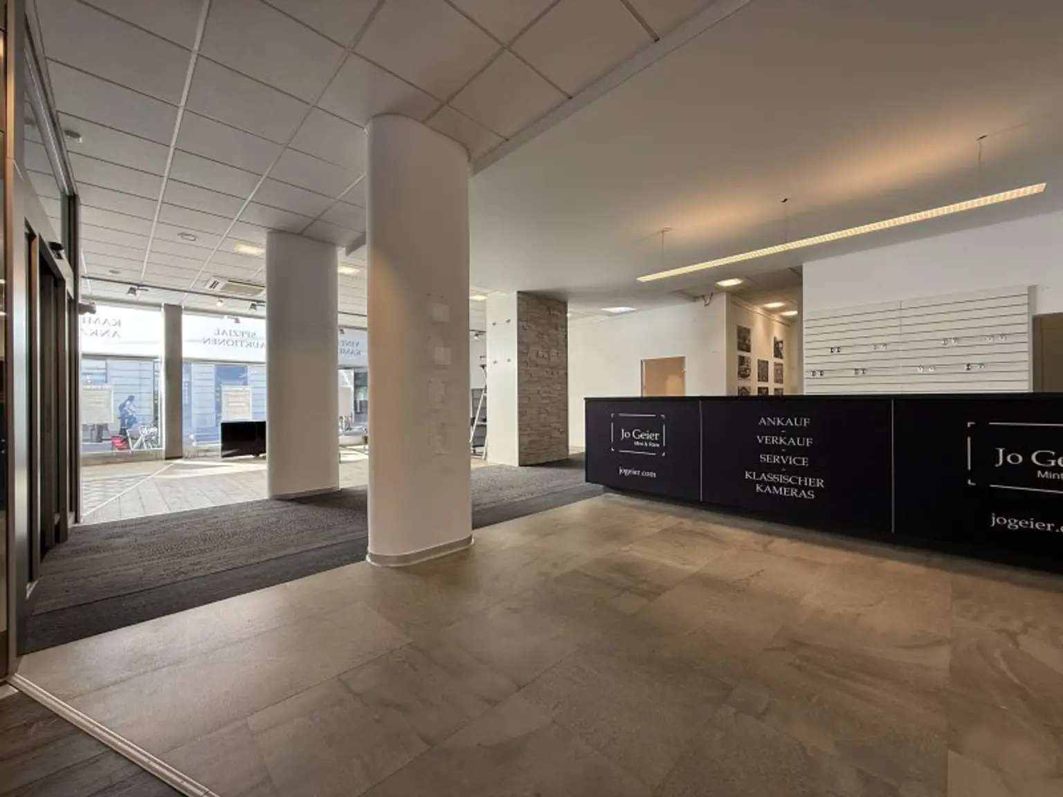GESCHÄFTSLOKAL + FREQUENZLAGE + WESTBAHNSTRASSE!