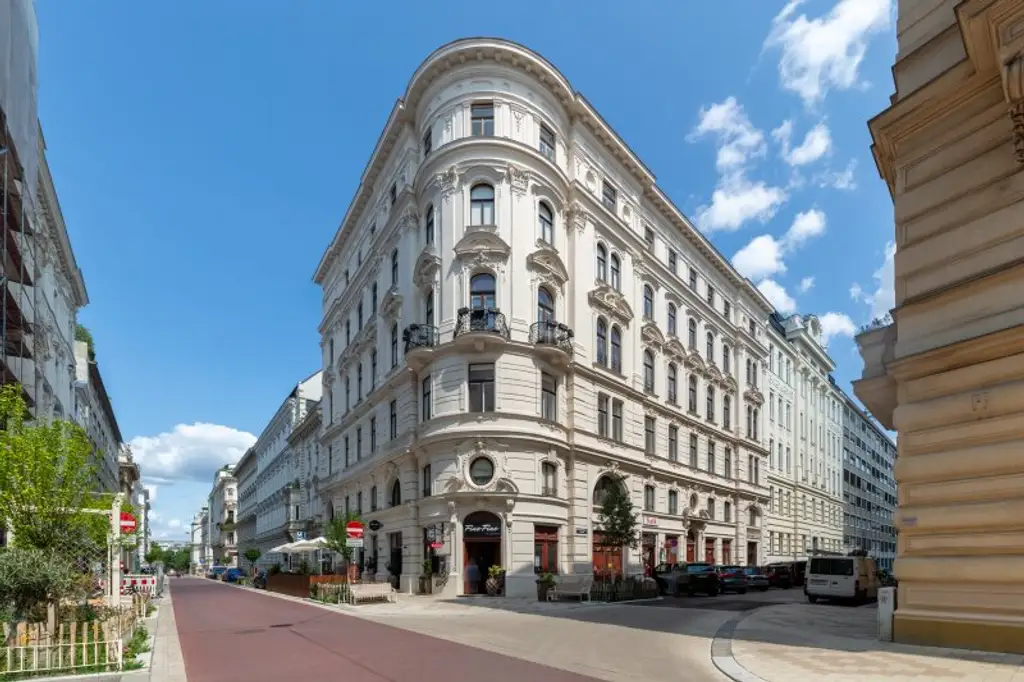 Stilvolle Altbauwohnung in Gründerzeit-Eckhaus – Toplage nahe Karlsplatz