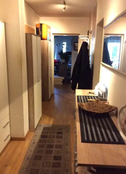 Gang (Diele) mit Garderobe