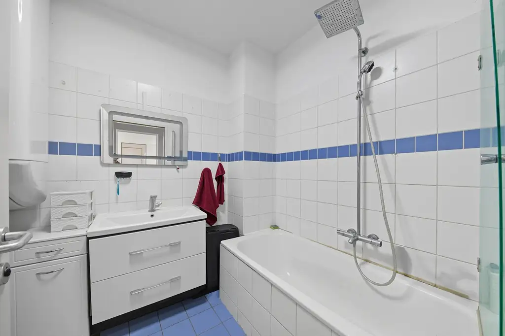 Neuwertige 4-Zimmer Wohnung mit Terrasse und Tiefgaragenplatz in Korneuburg!