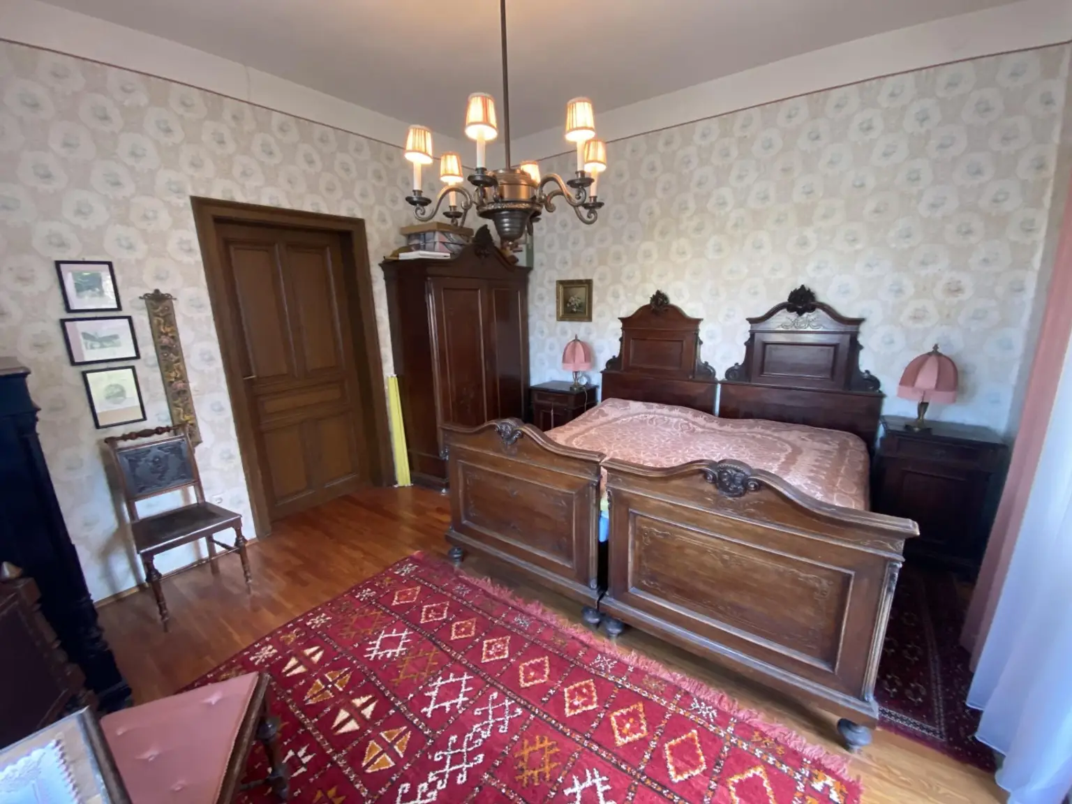 "Jahrhundertwende Stilhaus mit Wald"