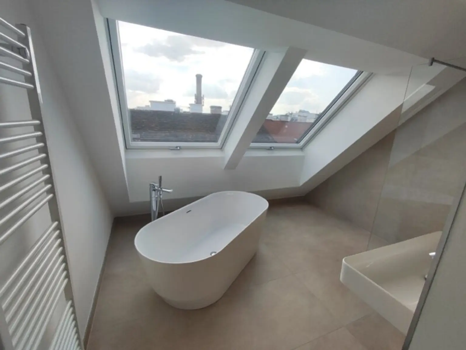 Modern wohnen in Meidling! DG-3-Zimmer-Erstbezug mit Terrasse - Top72