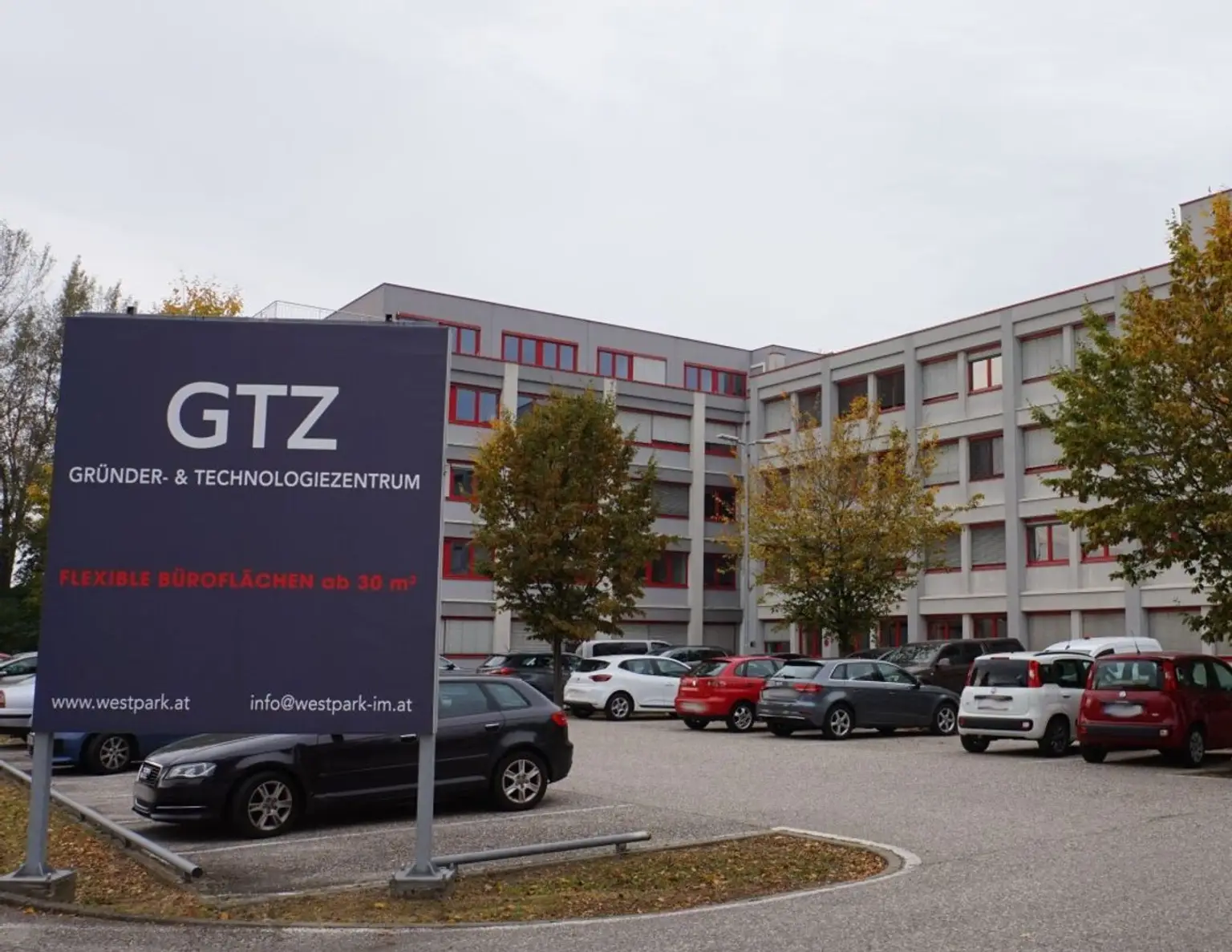 Attraktives Büro/Praxis in Wels: 112m² mit Parkplatz und Klimaanlage