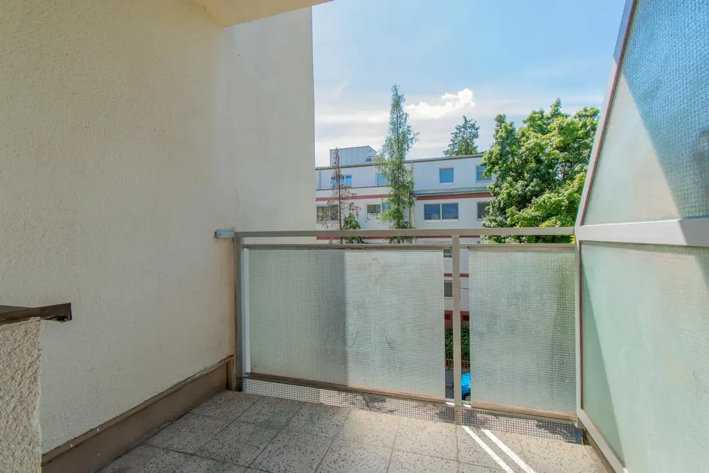 "Ruhelage! 2-Zimmer-Eigentumswohnung mit Loggia!"