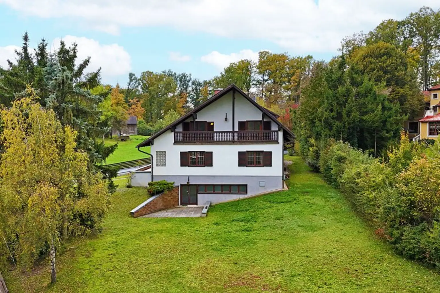 Premiumlage im Wienerwald! Idyllisch gelegenes Landhaus mit Wellnessbereich und Panoramablick