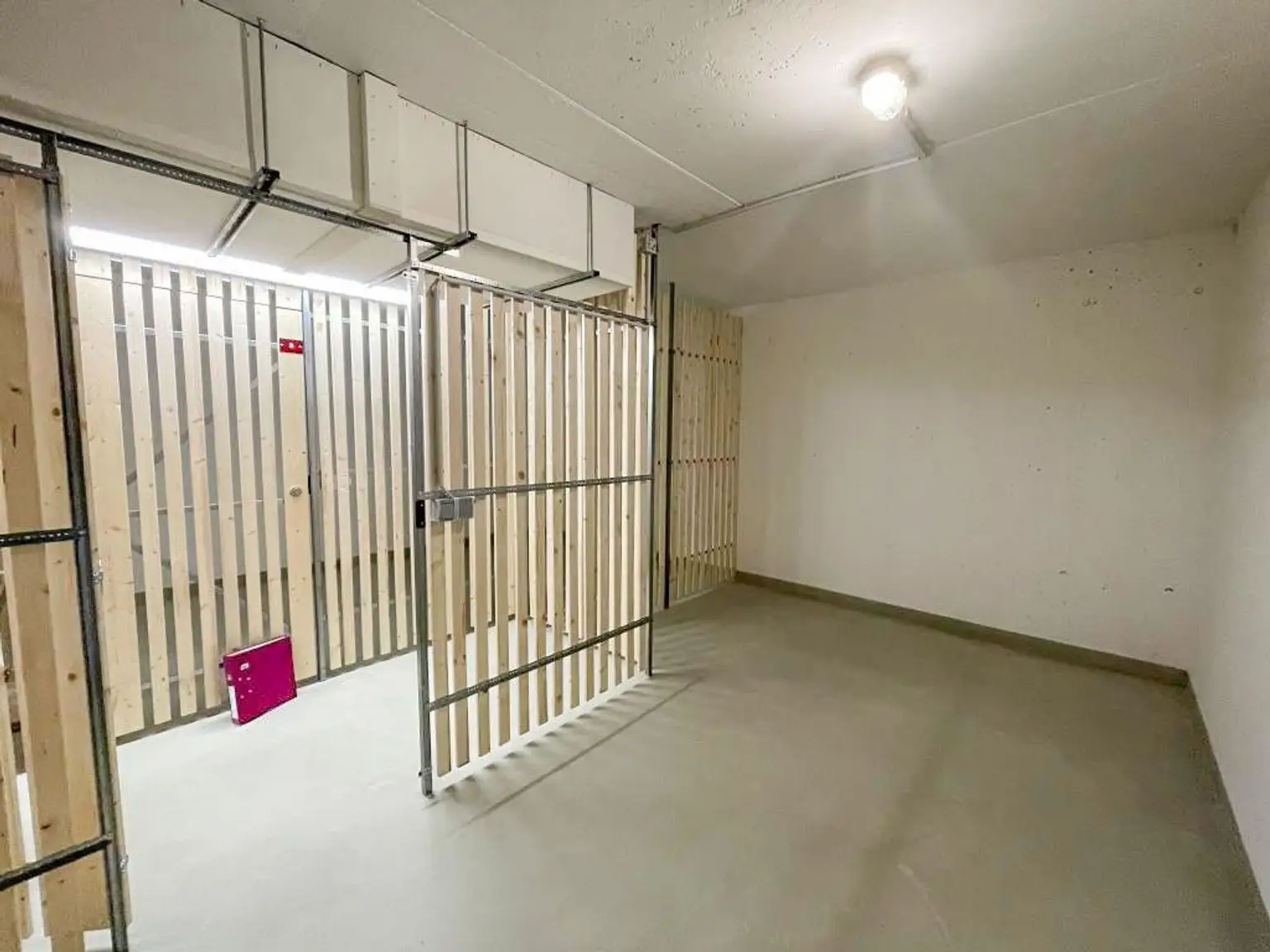 Exklusiv und komplett möblierte 3-Zimmer-Terrassenwohnung für gehob. Ansprüche // Excl. and fully furnished 3-room terr. apt for discerning tastes //