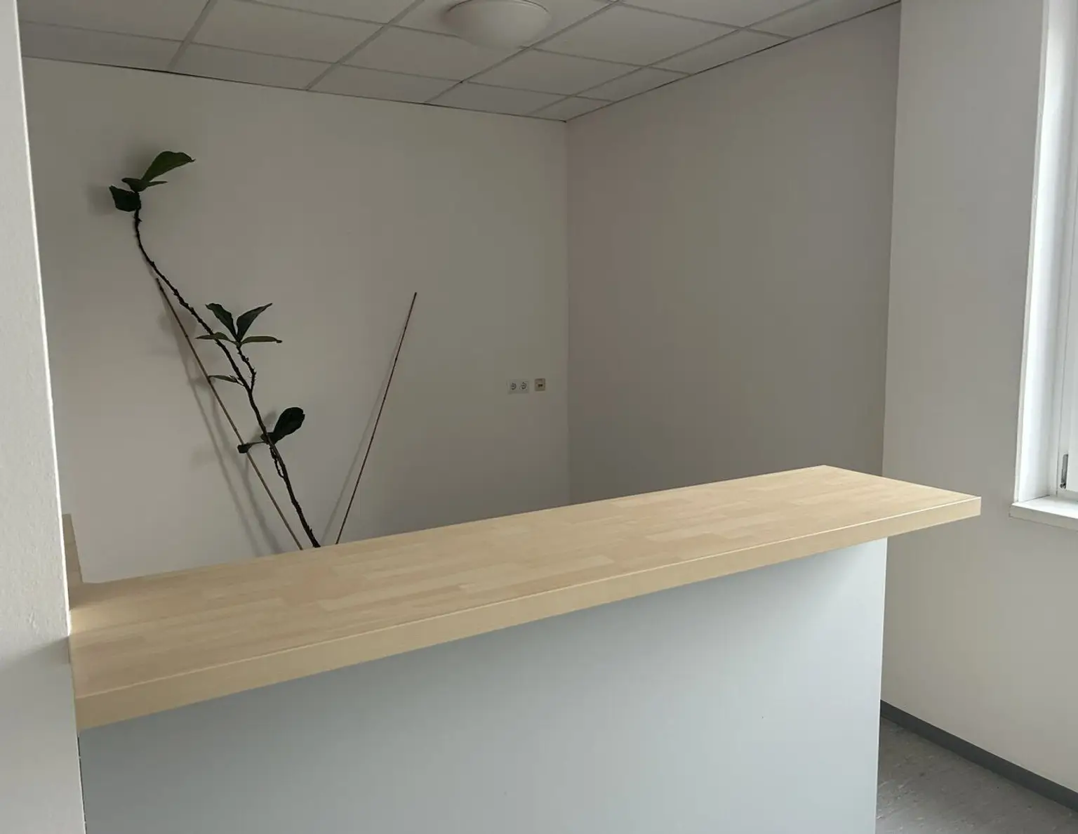Topaktuelles Angebot ! GTZ - Büro mit Klimaanlage
