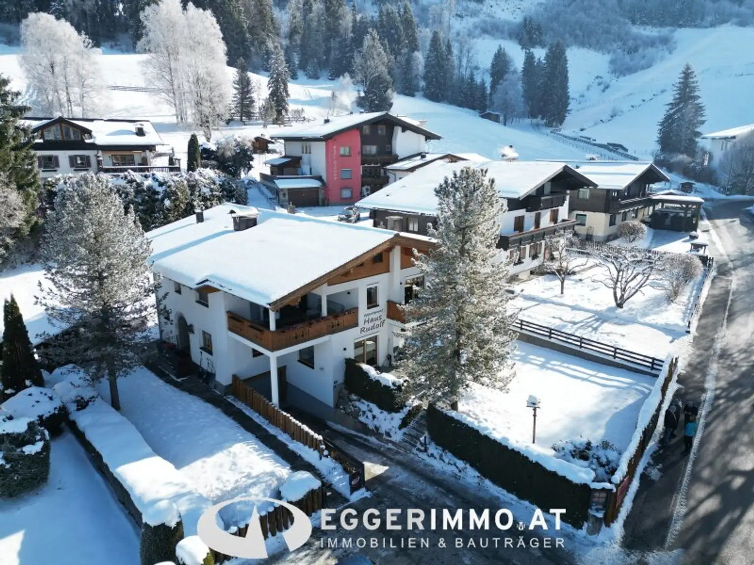 Living and Renting in the Heart of Kaprun – Exclusive Multi-Family House with Separate Apartment