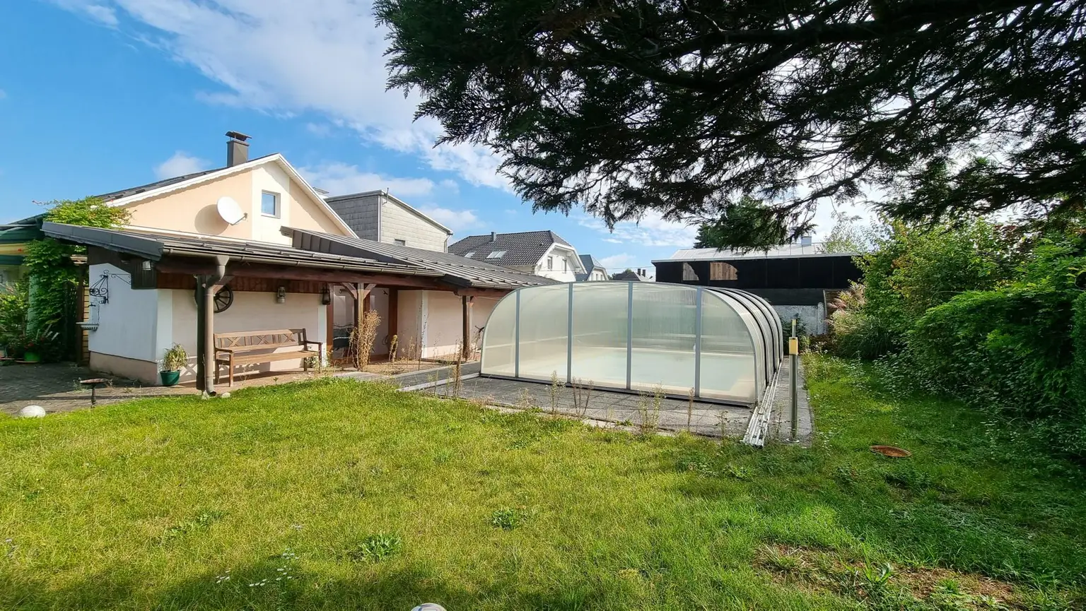 Gepflegtes Einfamilienhaus mit Pool und Garten in St. Georgen