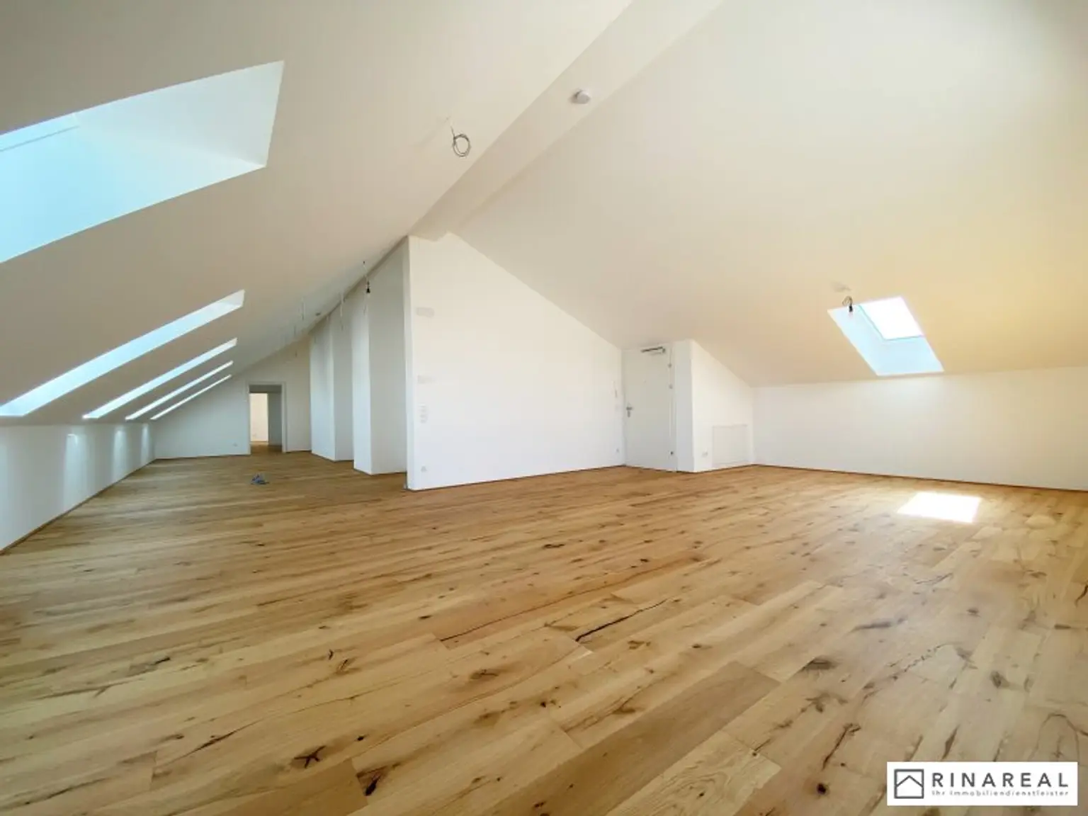 NEUBAU - Erstbezug | Penthouse | 4 Zimmer mit Terrasse | Schlüsselfertige Ausführung | Zentralheizung: Luftwärmepumpe | Neugasse