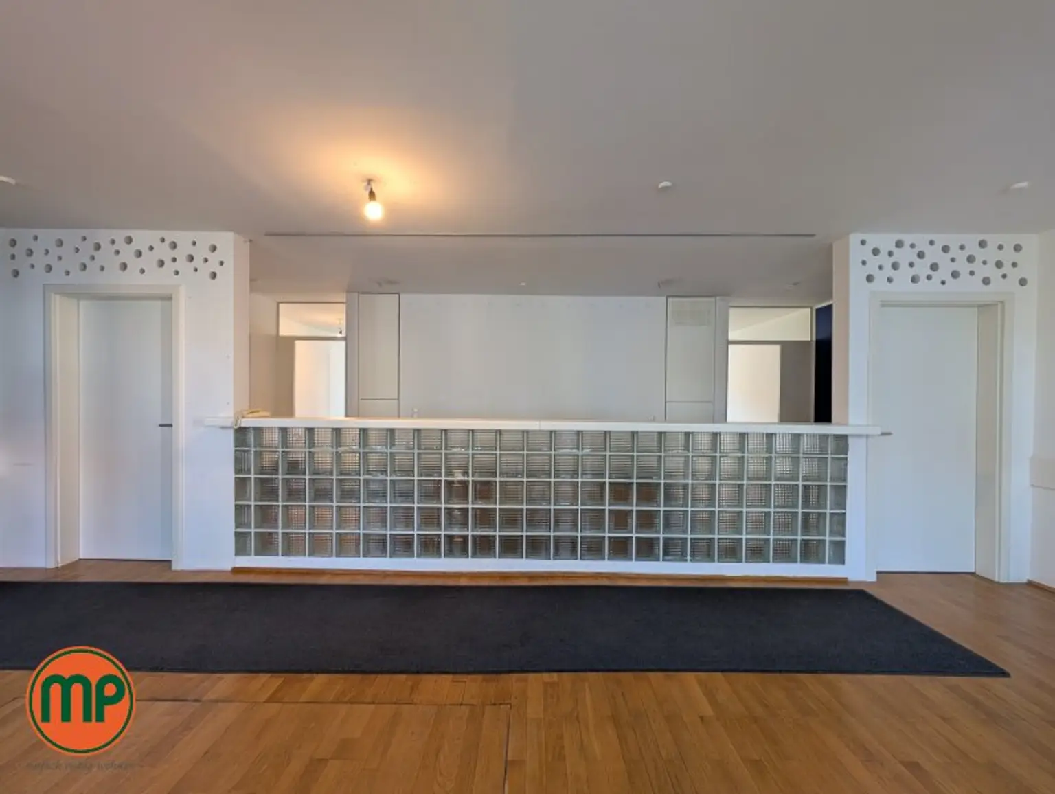 NUR FÜR ÄRZTE: Patientenpotential trifft Top-Anbindung: Ihre Praxis direkt an der U6