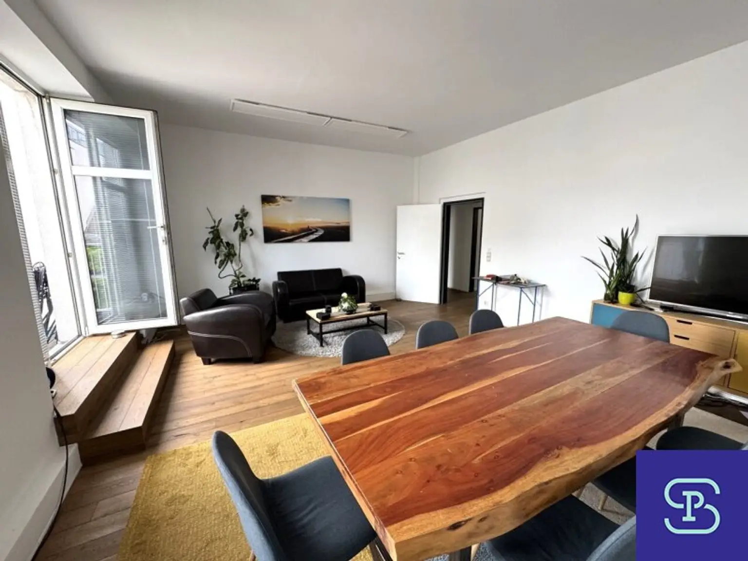 Naschmarkt-Nähe: Renoviertes 167m² Büro mit Garage, Balkon und Lift - 1050 Wien