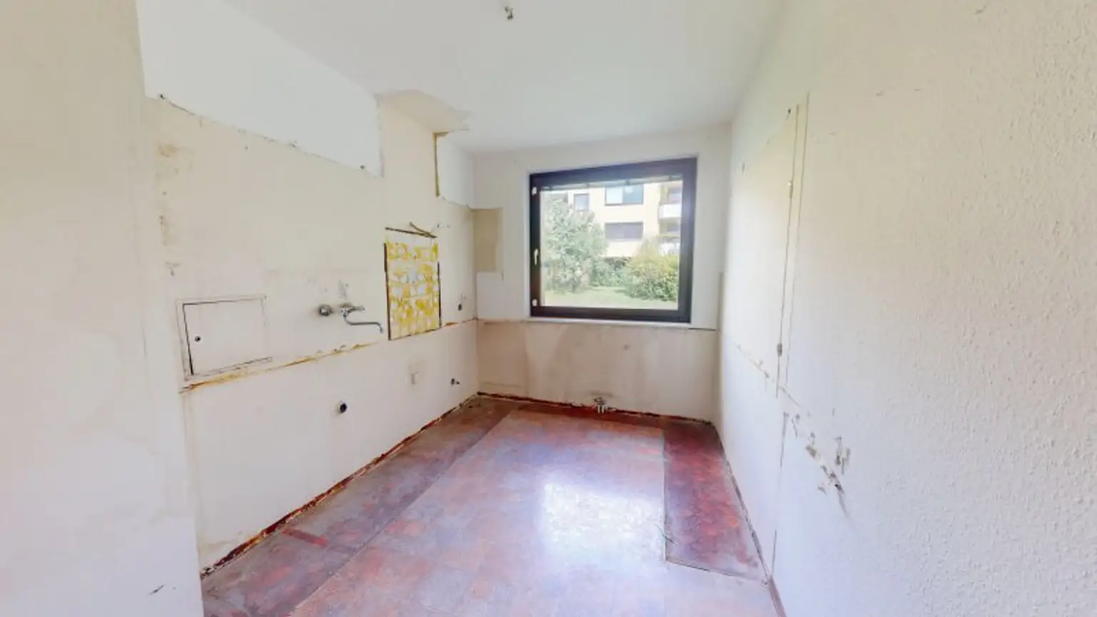 3-Zimmer-Wohnung mit Loggia & Grünblick – Sanierungsprojekt mit Potenzial