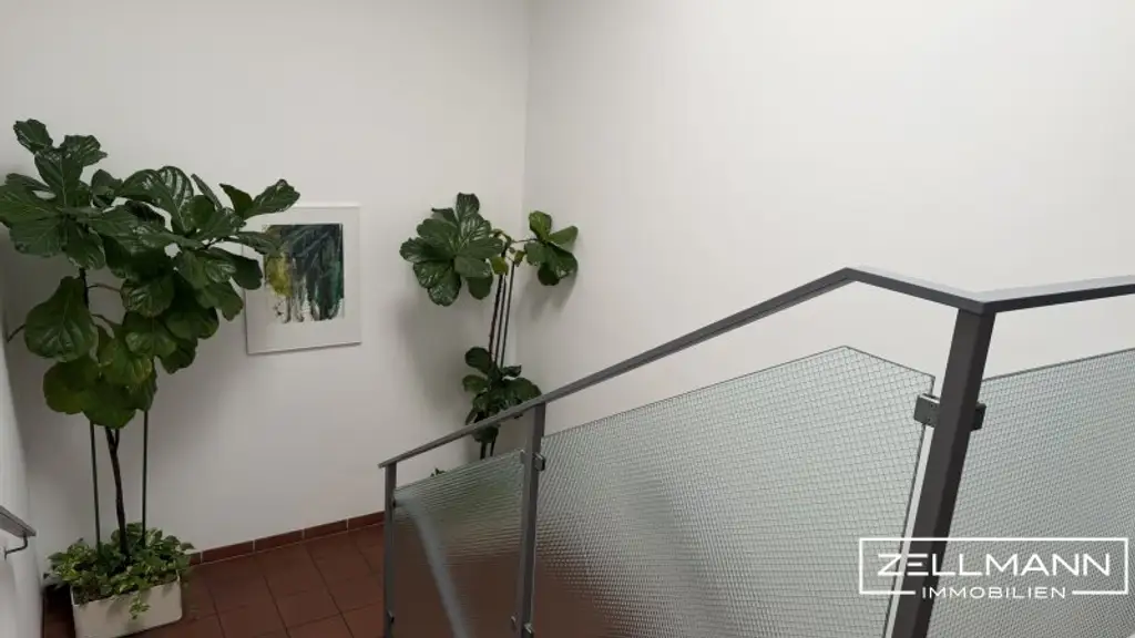 Bürofläche mit Lager und Parkplätzen in Gewerbeobjekt | ZELLMANN IMMOBILIEN