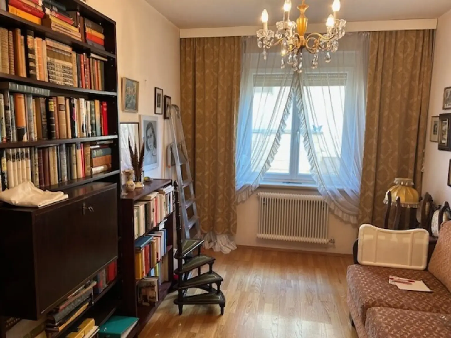 +++ TOP PREIS P.B. - KORNEUBURG, GROSSES 7 ZIMMER EIN -ZWEIFAMILIENHAUS, BENÖTIGT LIEBEVOLLE MODERNISIERUNG, toller Wintergarten und Terrasse Altbaumbestand GARTEN +++