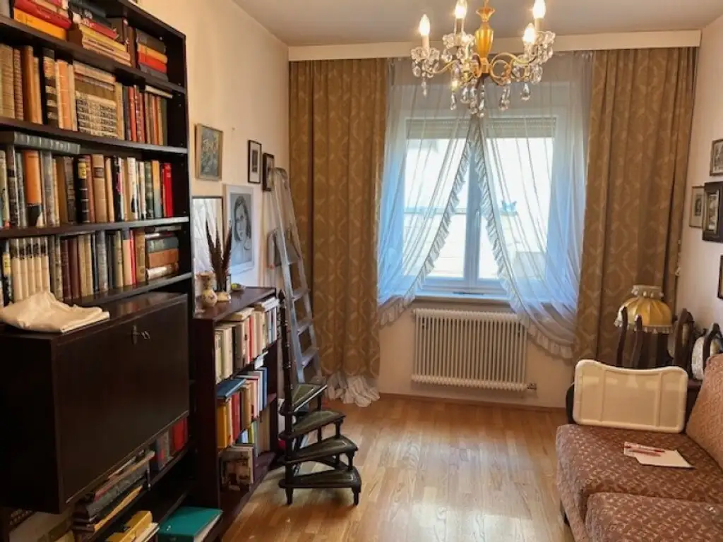 +++ TOP PREIS P.B. - KORNEUBURG, GROSSES 7 ZIMMER EIN -ZWEIFAMILIENHAUS, BENÖTIGT LIEBEVOLLE MODERNISIERUNG, toller Wintergarten und Terrasse Altbaumbestand GARTEN +++