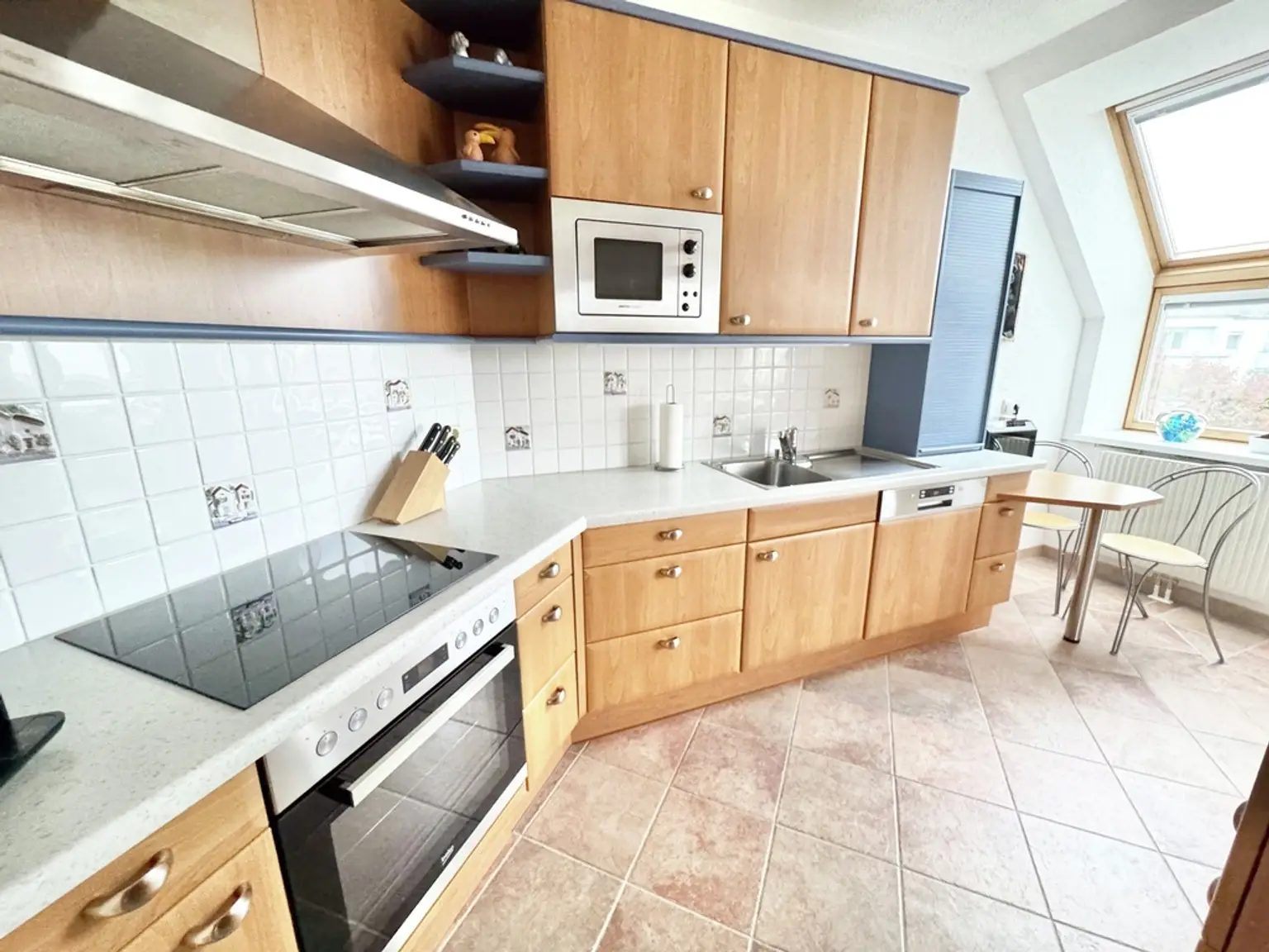 TRAUMHAFTE NEUBAUWOHNUNG MIT FERNBLICK | LICHTDURCHFLUTETE 3 ZIMMER | GARAGE | TOPLAGE IN EBERGASSING