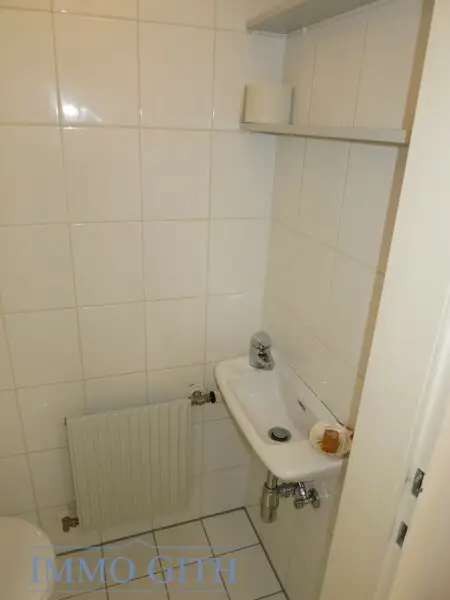 PROVISIONSFREI: PENTHOUSE MIT TERRASSE, LIFT UND KLIMA-ANLAGE IN HIETZINGER VILLA!