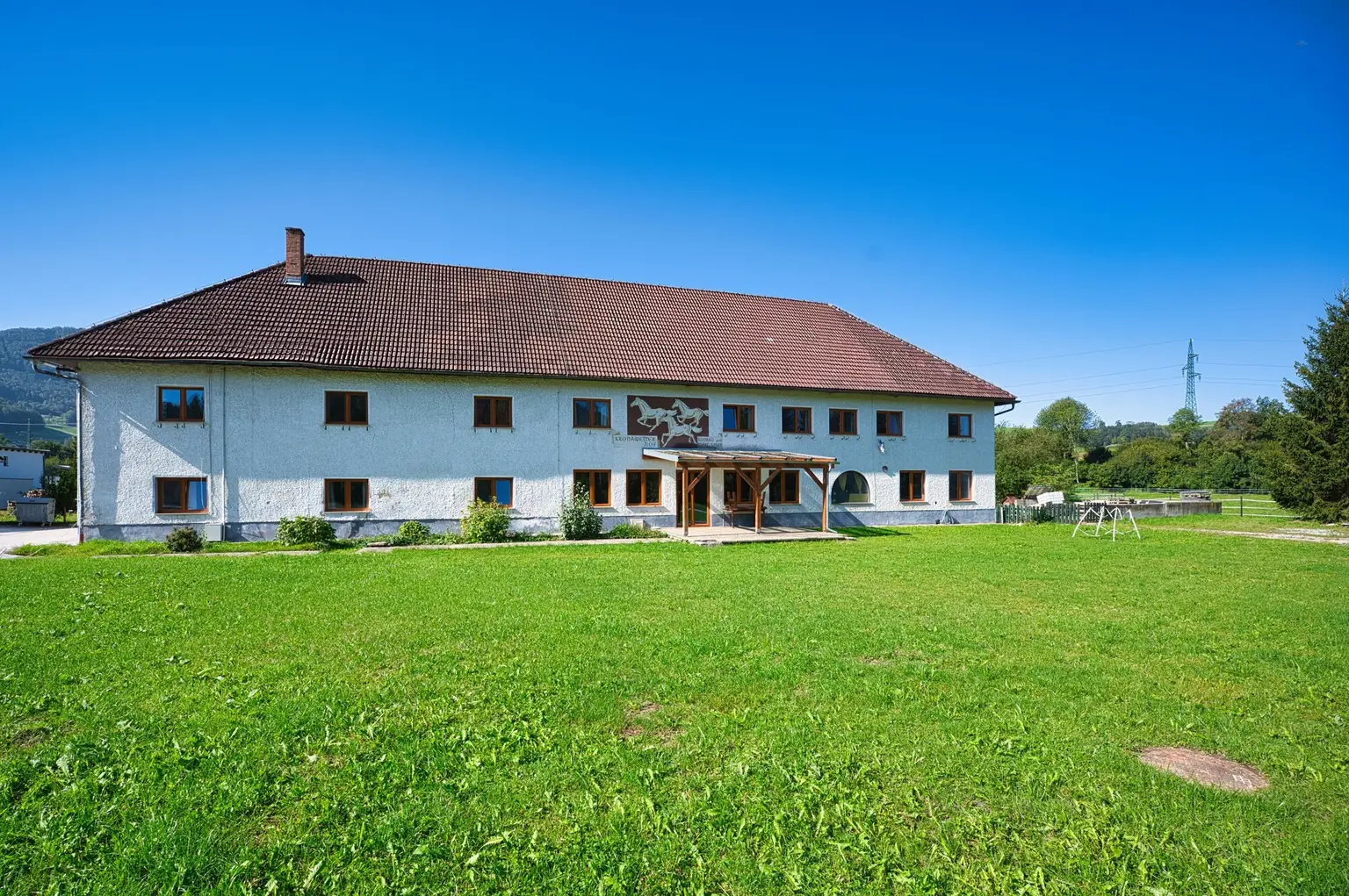 Reiterhof. Vierkanter. Wirtshaus. Zimmervermietung. Wohnungen. Natur.