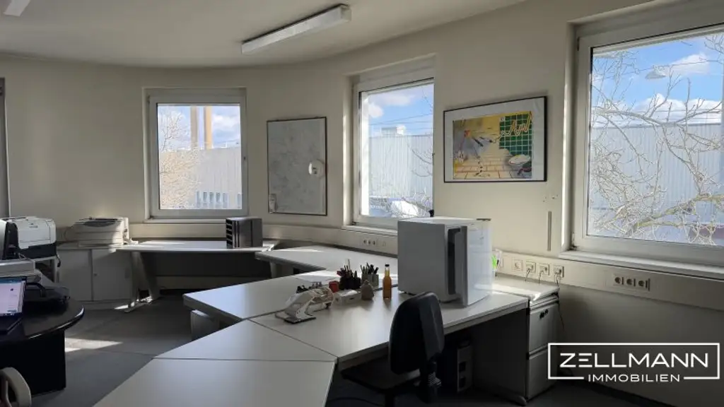 Bürofläche mit Lager und Parkplätzen in Gewerbeobjekt | ZELLMANN IMMOBILIEN
