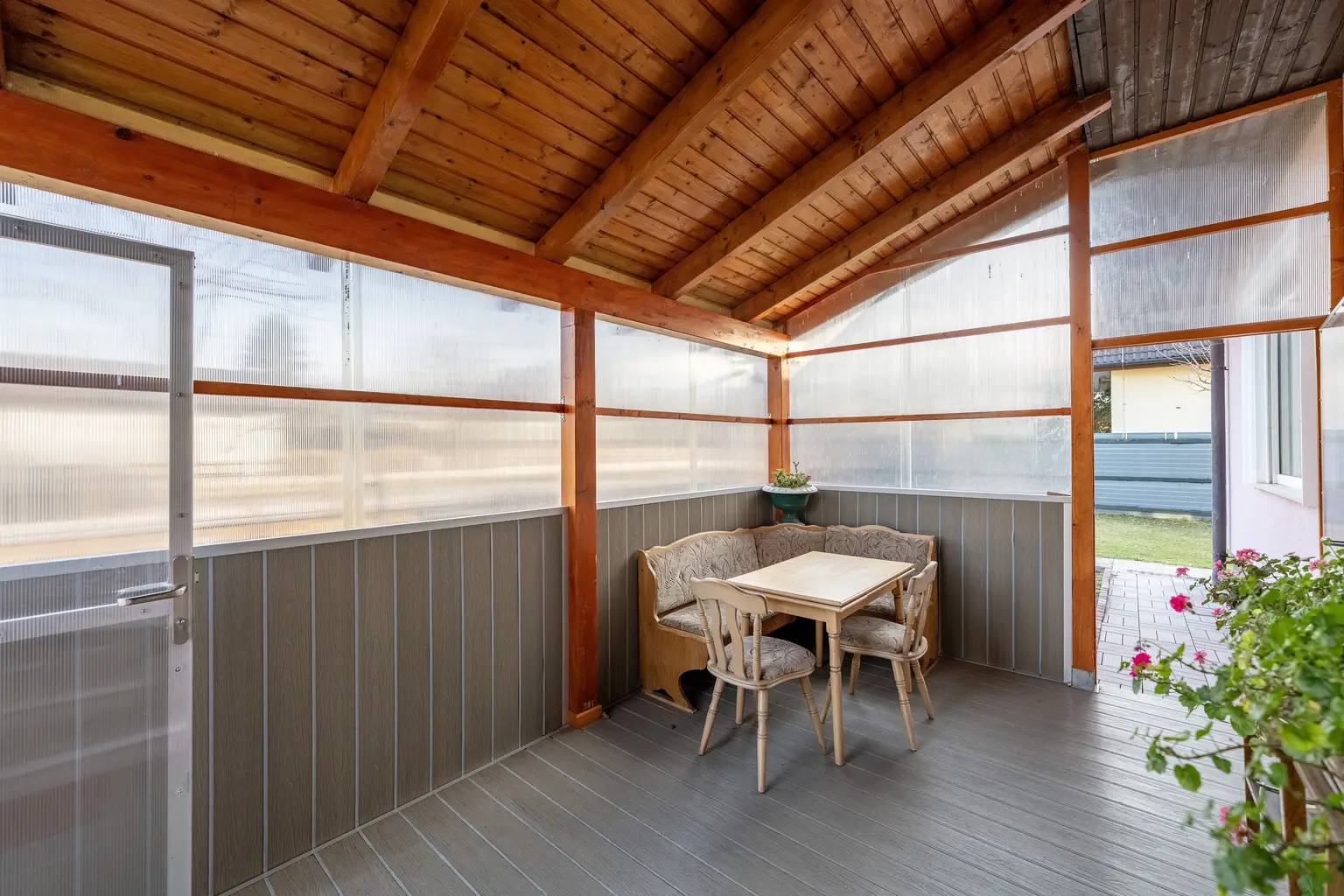 ENTWURF >> Charmantes Einfamilienhaus auf sonnigem Eckgrundstück in Pottendorf 