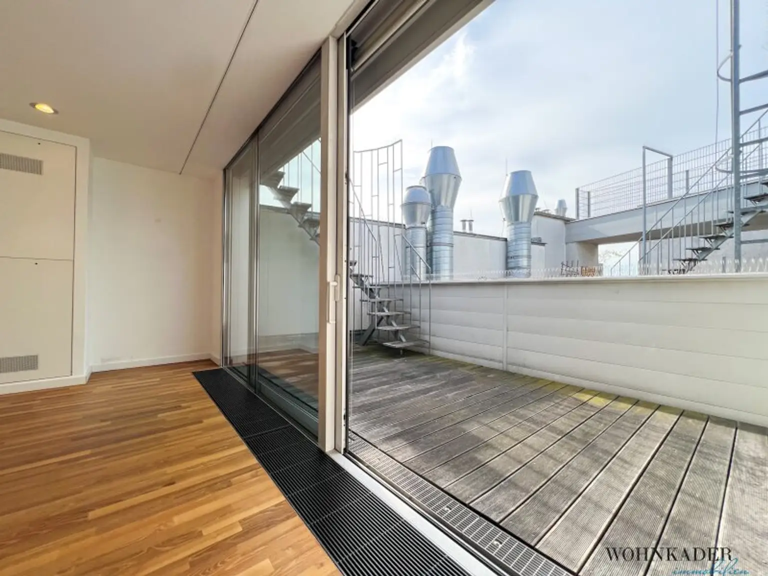 Exklusive 130 m² Dachgeschosswohnung mit Terrasse, Dachterrasse und atemberaubendem Blick auf den Stephansdom