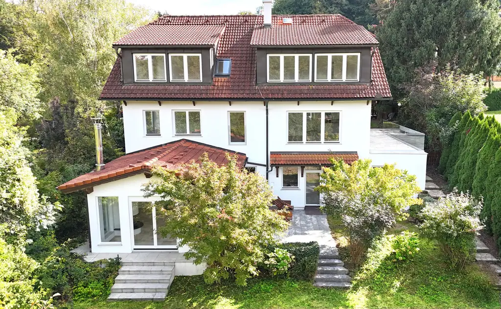 GROßZÜGIGE VILLA IN PURKERSDORF MIT 426 M², SAUNA, POOL, WINTERGARTEN & BESTER ANBINDUNG NACH WIEN