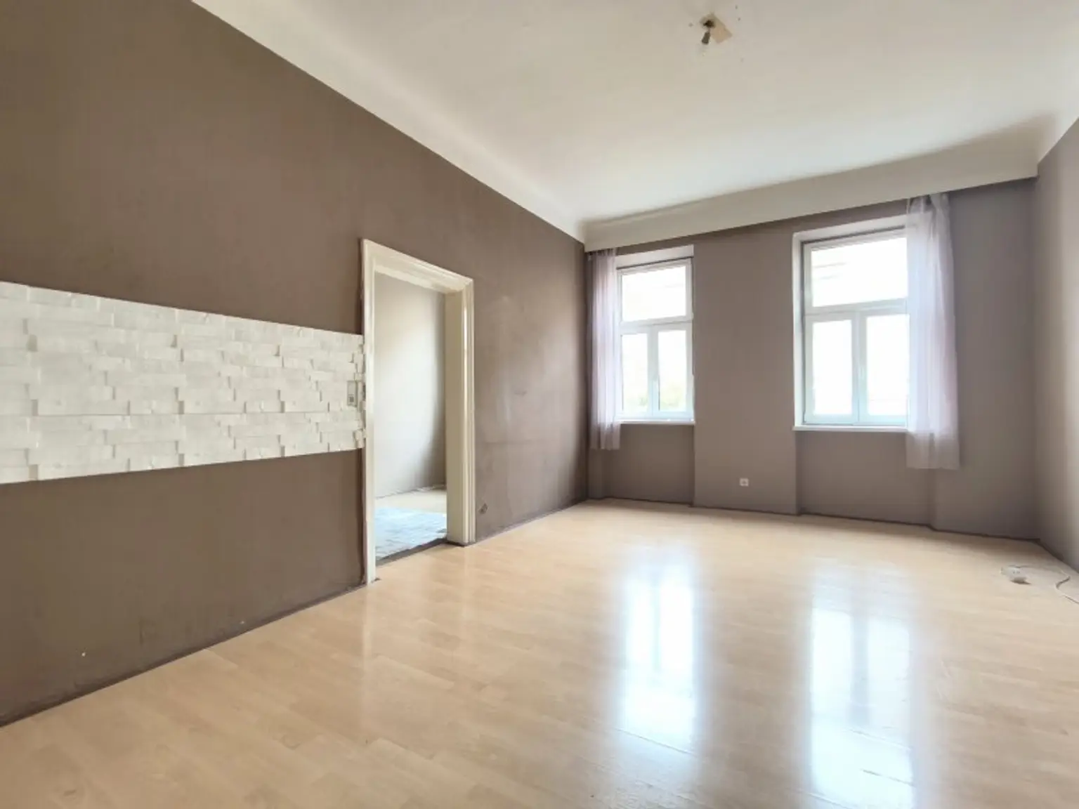 Sanierungsbedürftige 2 Zimmer Altbauwohnung mit Charme – Ihre Chance zur Selbstverwirklichung - Nahe U4 Friedensbrücke & Augarten