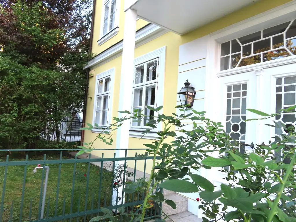 GRINZING - CHARMANTES WINZERHAUS, GERÄUMIG, GROSSFAMILIE ODER WOHNEN / ARBEITEN UNTER EINEM DACH