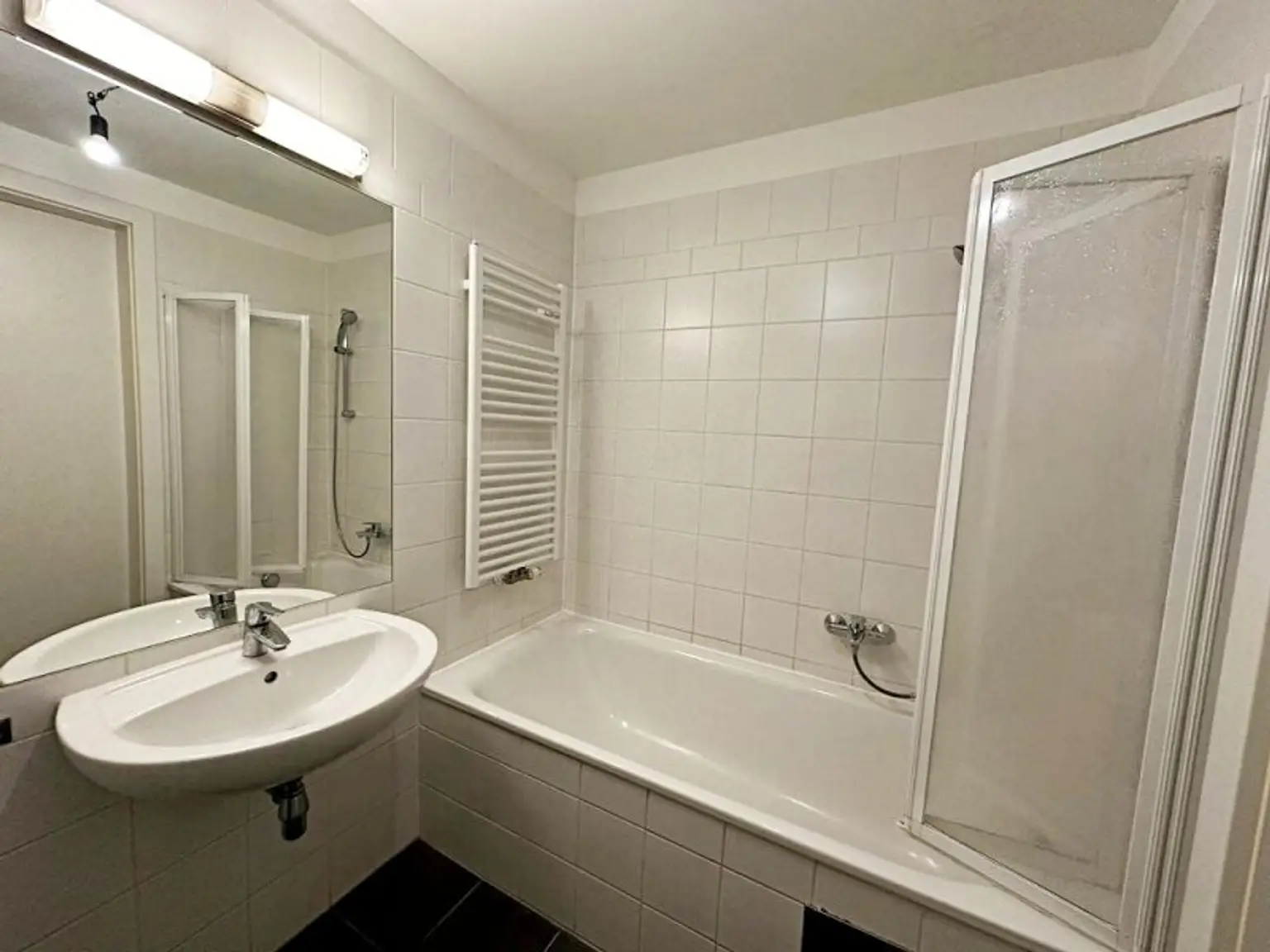HUMBOLDTGASSE, U1 NÄHE, 76 m2 Neubau inkl. 4 m2 Loggia, Wohnküche, 2 Zimmer, gefördert, 2. Liftstock