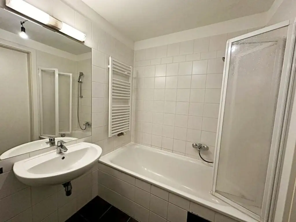 HUMBOLDTGASSE, U1 NÄHE, 76 m2 Neubau inkl. 4 m2 Loggia, Wohnküche, 2 Zimmer, gefördert, 2. Liftstock