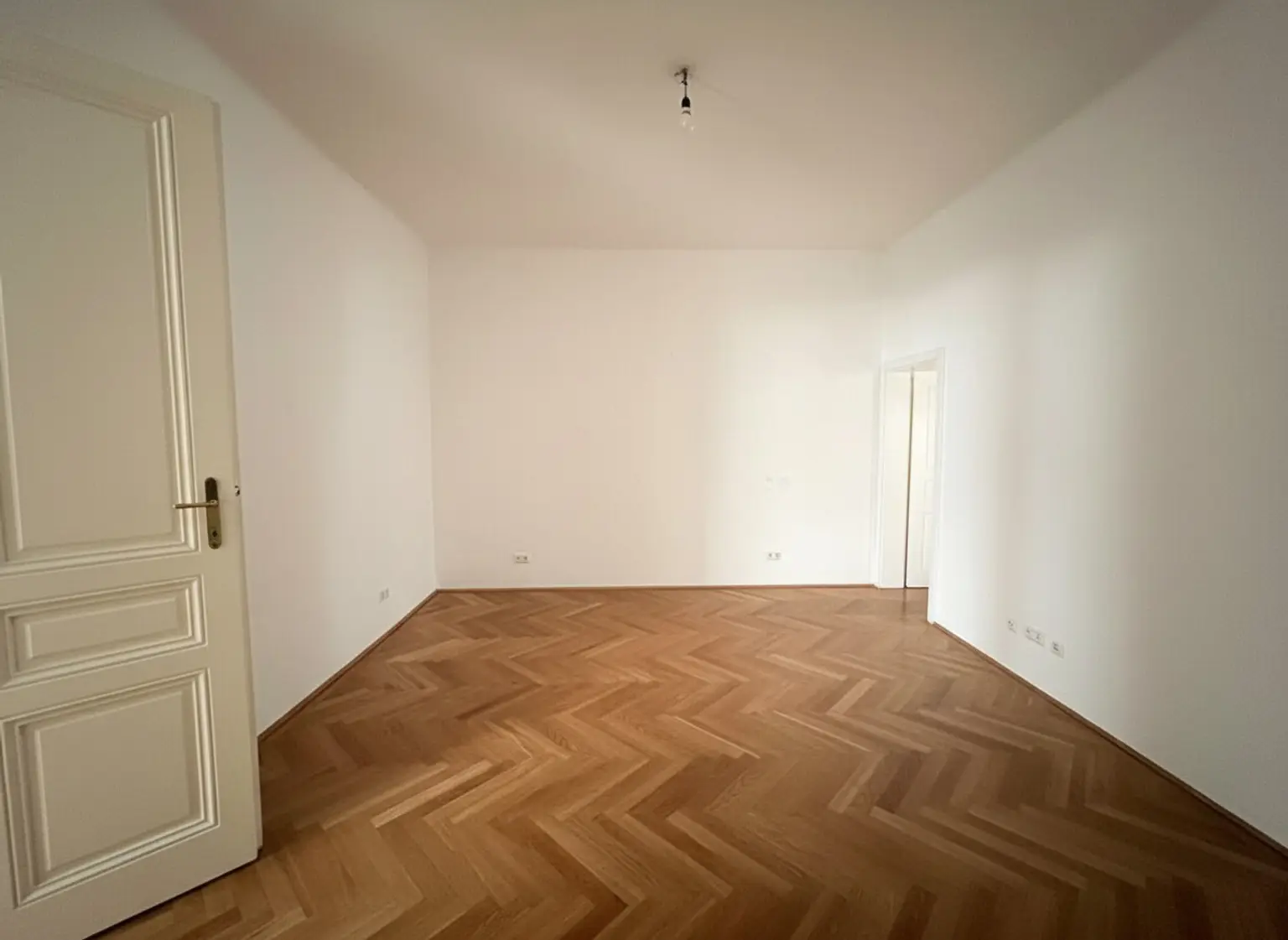 Unbefristet: Ruhige 4-Zimmer-Wohnung nahe Naschmarkt