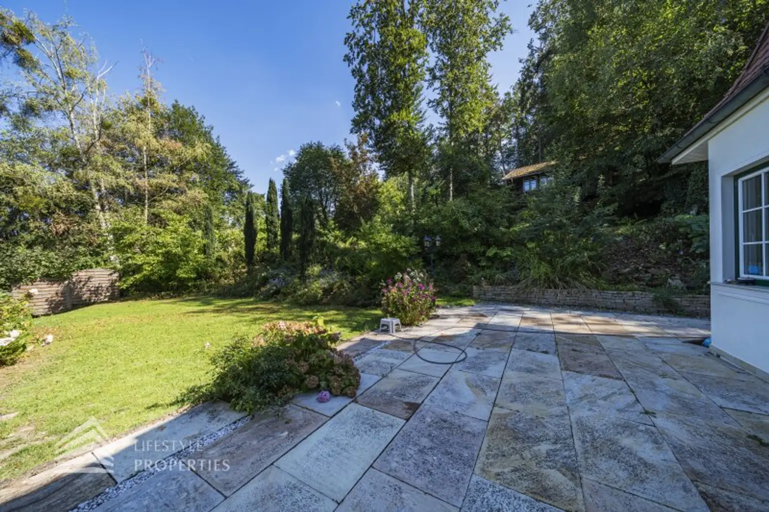 Wunderschöne Villa mit Pool und weitläufigem Grundstück, Nähe Pressbaum