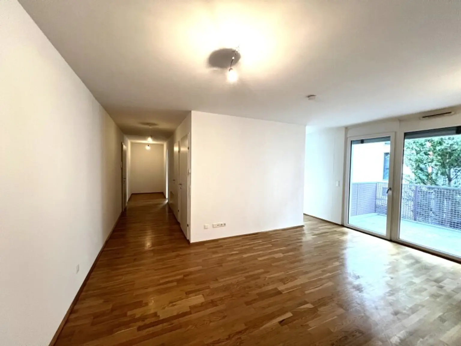 Attraktive 2-Zimmerwohnung mit Kühldecke und Balkon