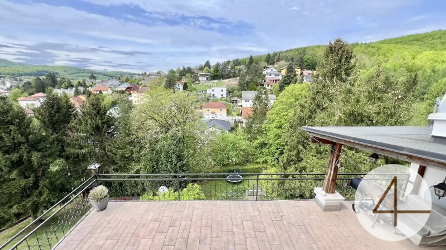 10 Minuten Fahrzeit nach Wien I Klimatisierte Villa mit Weitblick I Wellness, Fitnessraum & Kamin I Terrassen, Balkon & Garten I Hochwertige Ausstattung