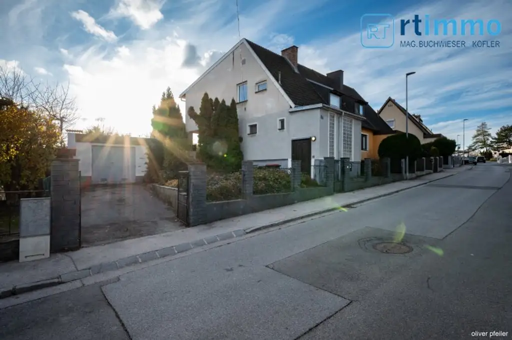 Einfamilienhaus in Stockerau mit schönem Grund - Nähe Freibad.