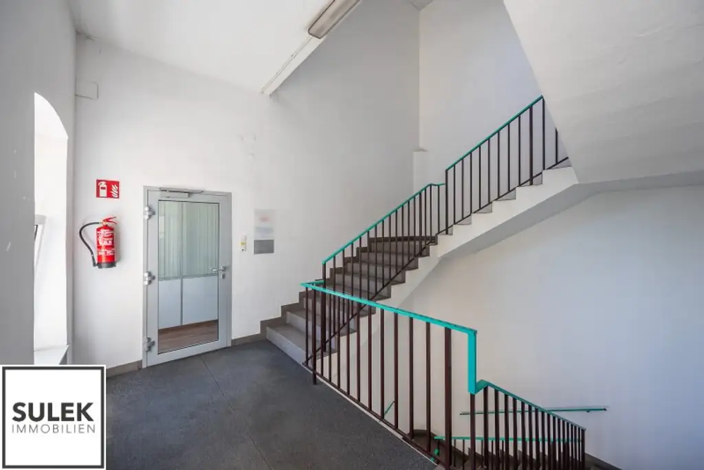Grundstück mit vier Baukörpern - Büro-, Geschäfts- und Gewerbegebäude inkl. Parkplätzen in Vösendorf