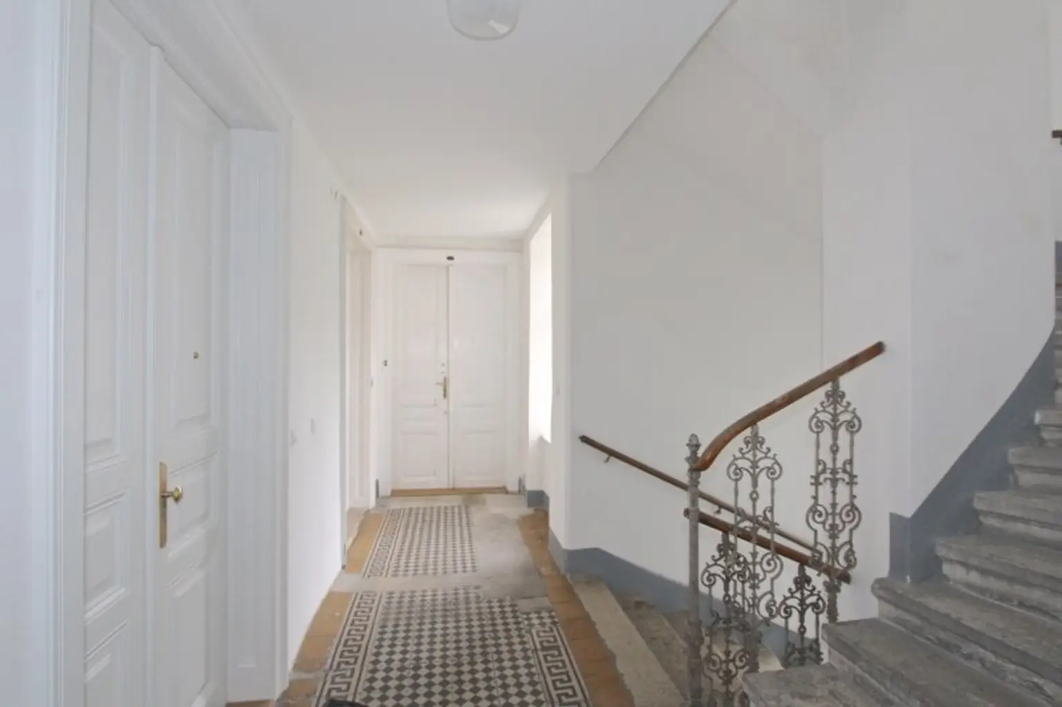 ALTBAU zu SANIEREN, SONNIG und RUHIG NÄHE U3 !