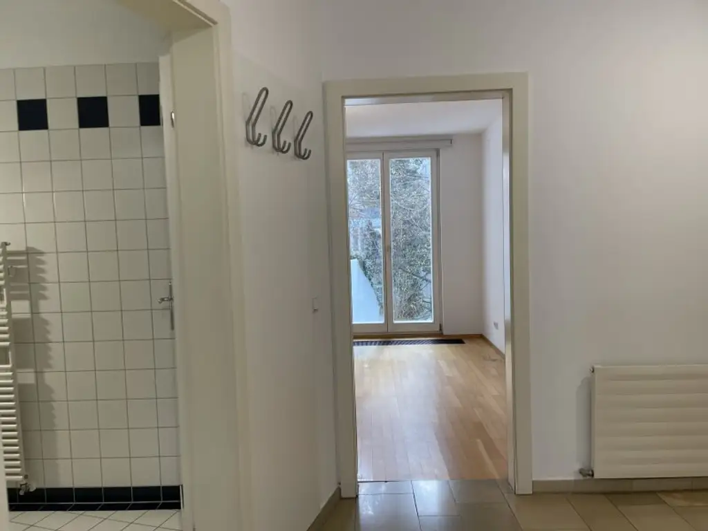 3 Zimmer Wohnung mit Gemeinschaftsdachterrasse direkt beim Karlsplatz!