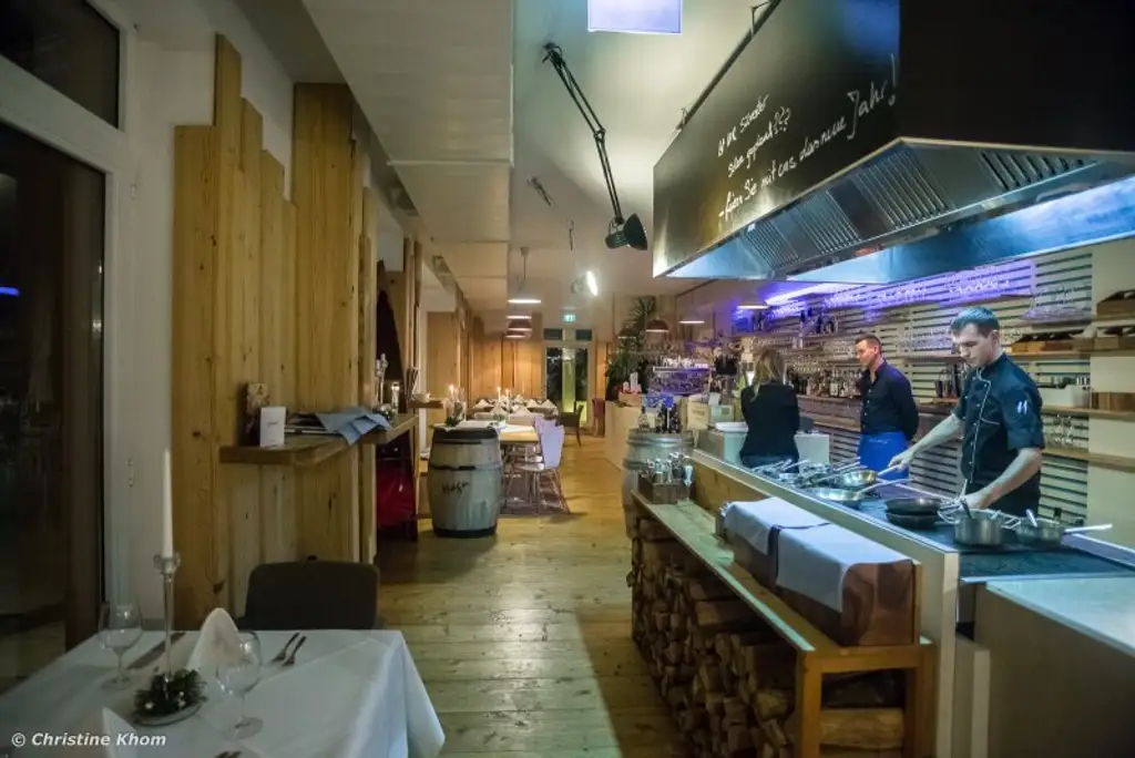 ABLÖSEFREI-TRAUMLOKAL BLICK ÜBER WIEN-GROSSE TERRASSE-TOP HOCHZEITSLOCATION-GASTROTEL IMMOBILIEN