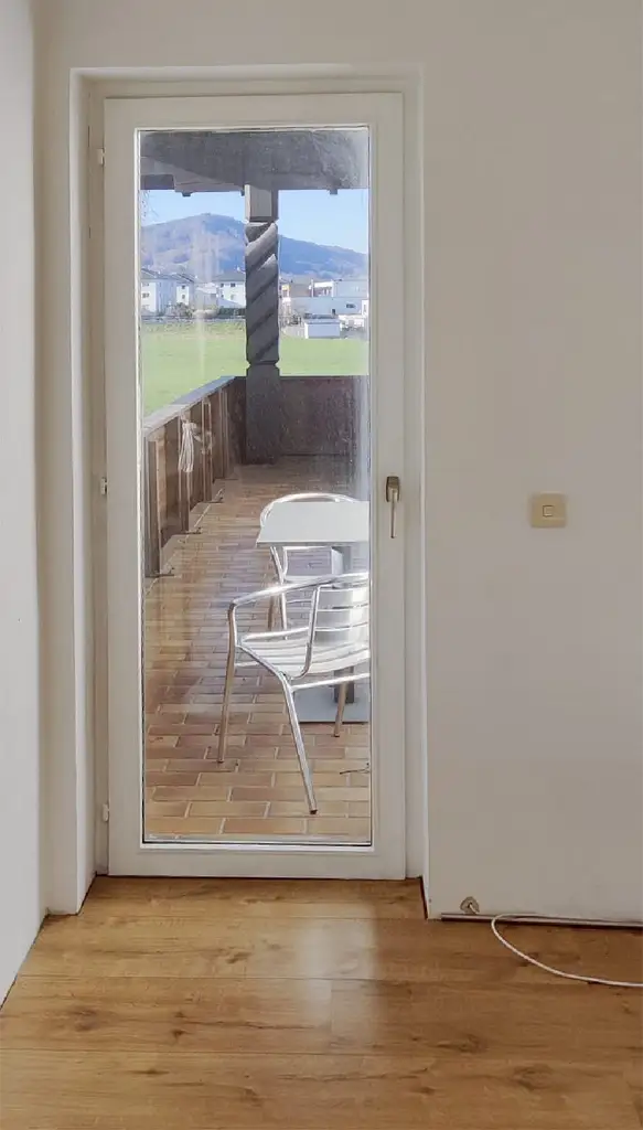 Eine sehr schöne 4 Zimmer-Wohnung mit Balkon im 1. Stock, in Gmunden, in ruhiger Lage.