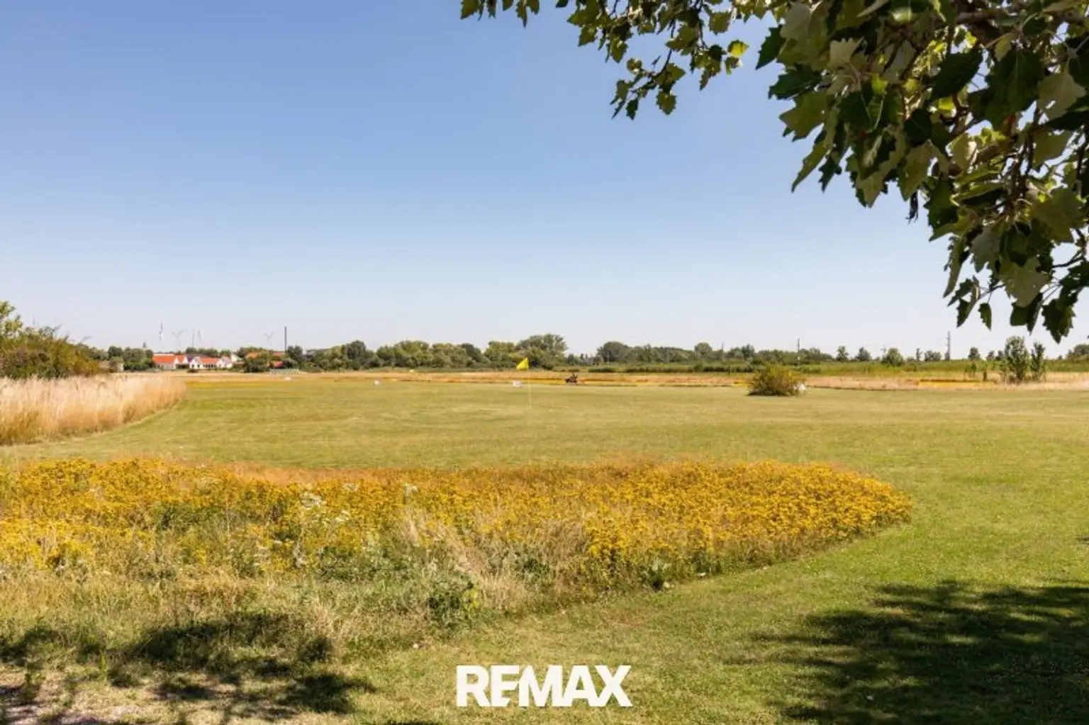 9-Loch Golf Driving Ranch – nur wenige Minuten ent