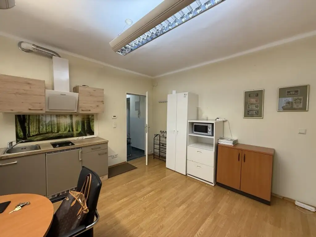Helle, zentrale 3-Zimmer-Wohnung – teilmöbliert & WG-tauglich