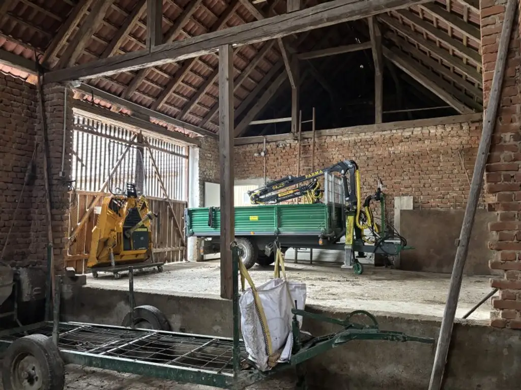 ** CHARMANTES ORIGINAL **  Olbendorf - gepflegter Vierkanthof in Ortslage mit ca. 1470 m2 Eigengrund !!