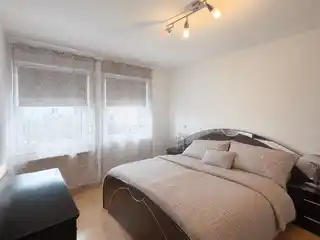 Schlafzimmer OG Li